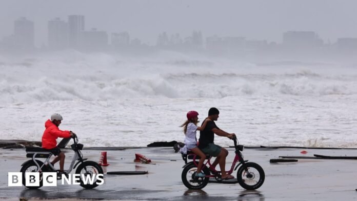Rising seas threaten 1.5 million Australians by 2050, landmark climate Rising seas threaten 1.5 million Australians by 2050, landmark climate report warns