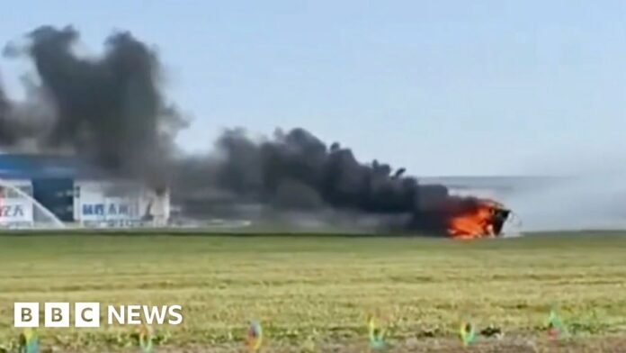 Flying cars crash into each other at air show in Flying cars crash into each other at air show in China