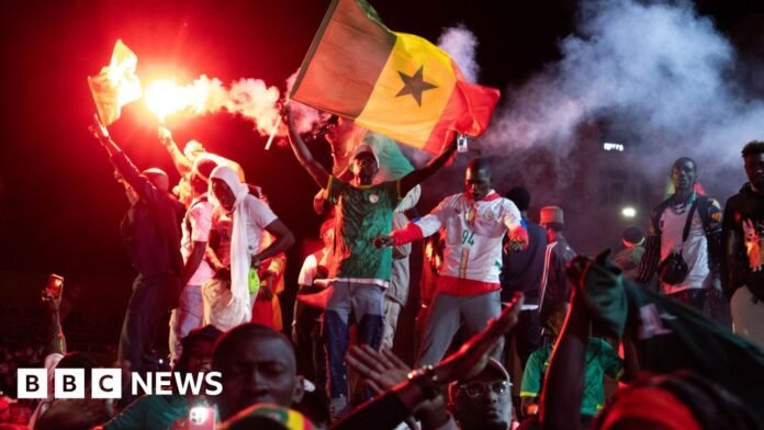 Senegal fans celebrate dramatic Afcon win. Video, 00:00:56Senegal fans celebrate dramatic Afcon win
