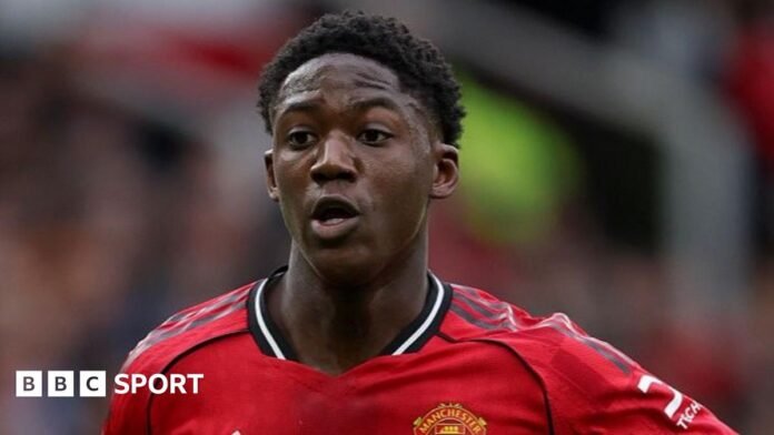 Kobbie Mainoo: Manchester United want to open contract talks with midfielder
