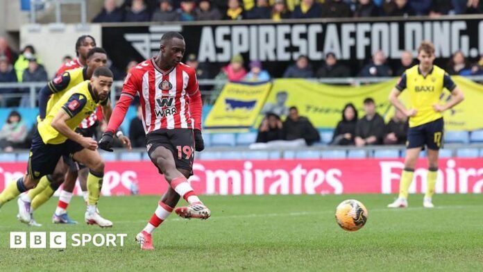 Sunderland see off Oxford challenge to reach FA Cup fifth round