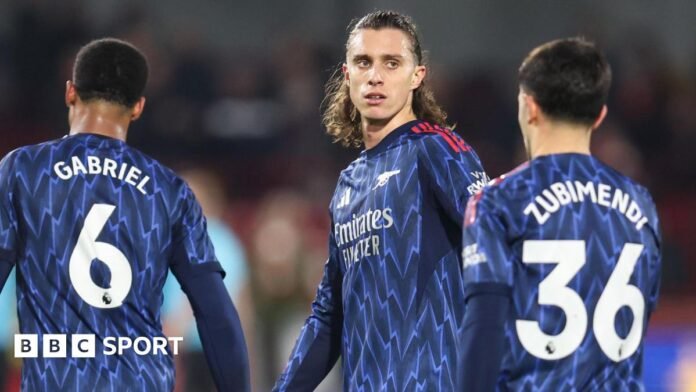 Brentford 1-1 Arsenal: Leaders frustrated in draw