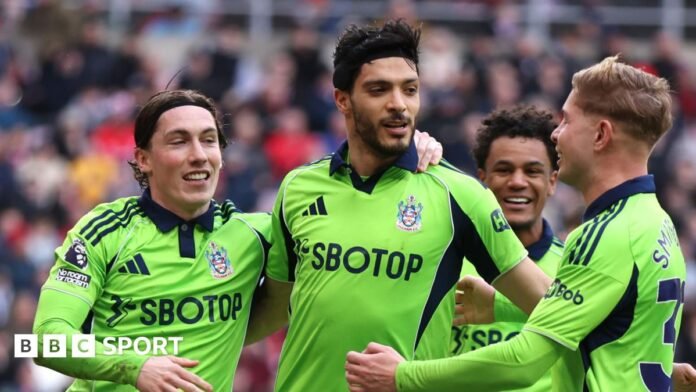 Sunderland 1-3 Fulham: Raul Jimenez scores twice for Cottagers